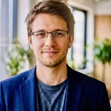 Слав Димитров, финансов анализатор и редактор в Ясни Финанси